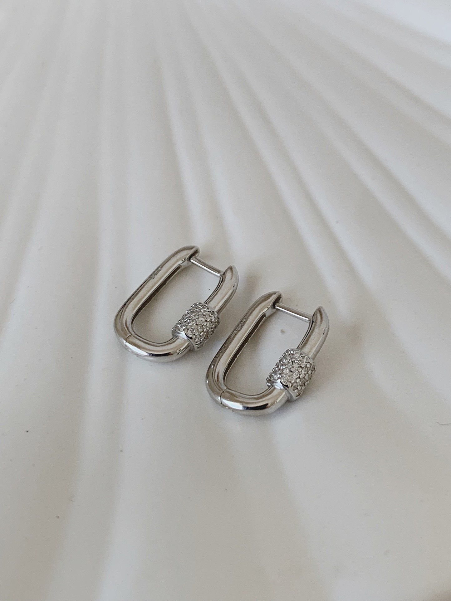 14K Ayla Hoops