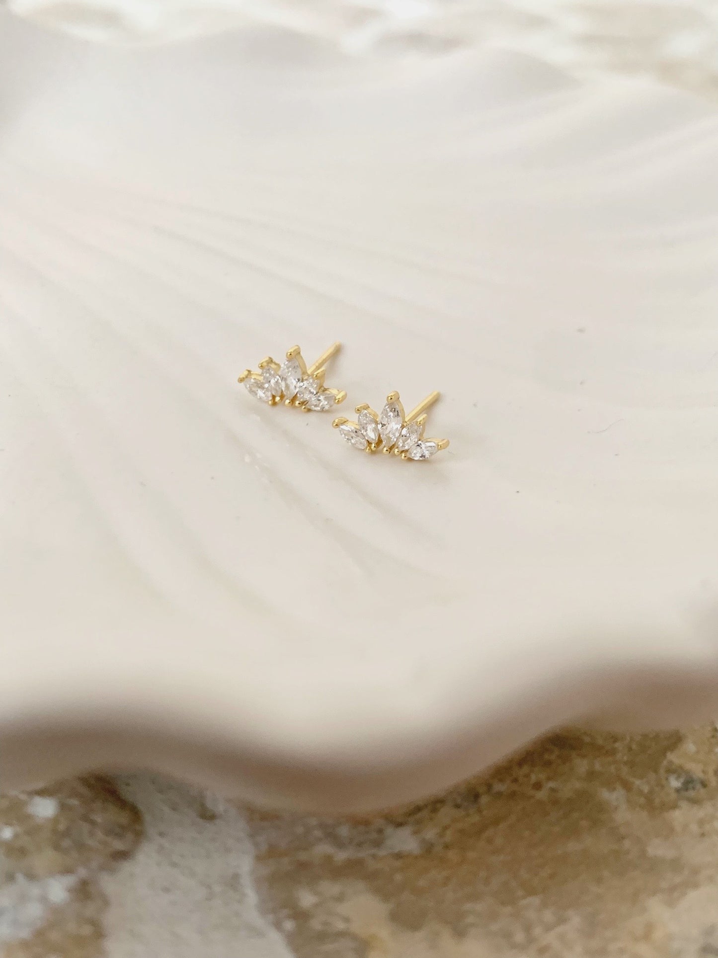 14K Diamond Crown Stud