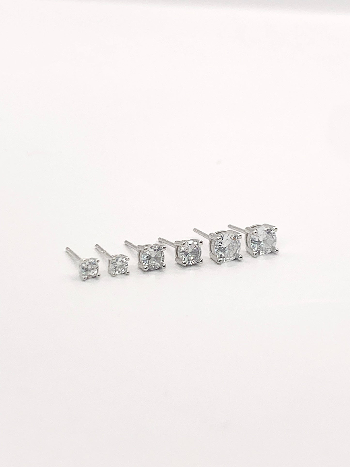 14K Karter Classic Diamond Studs