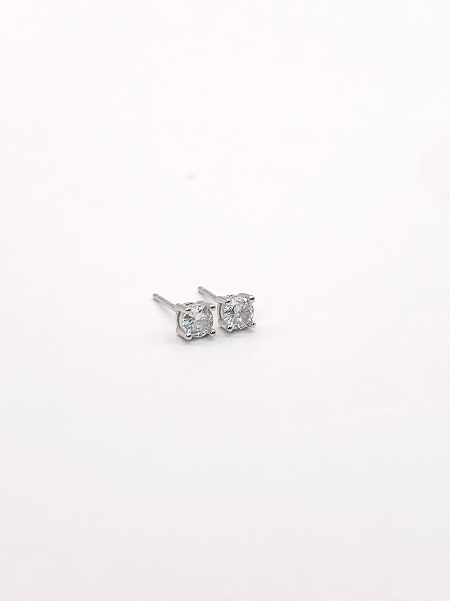 14K Karter Classic Diamond Studs