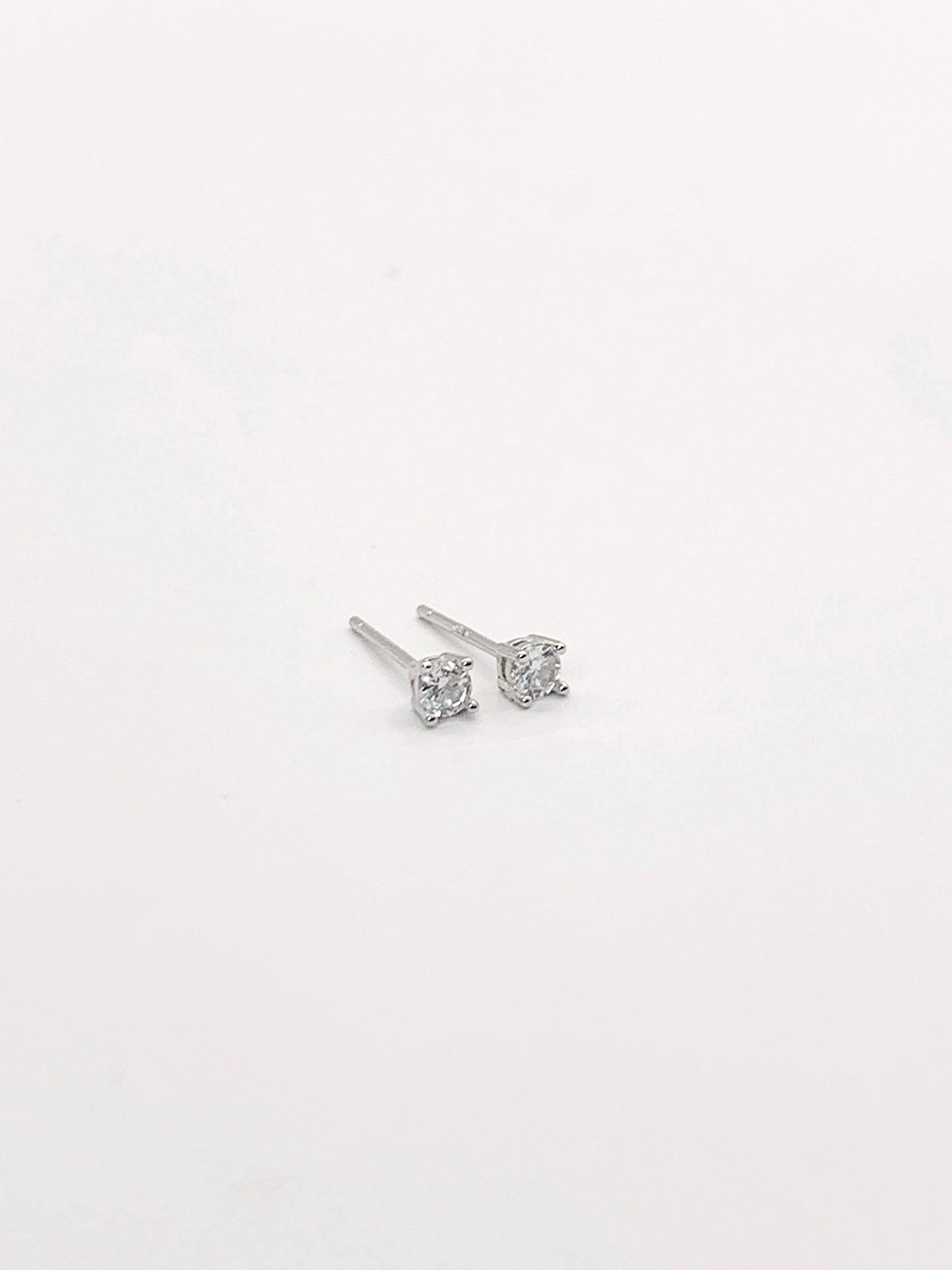 14K Karter Classic Diamond Studs